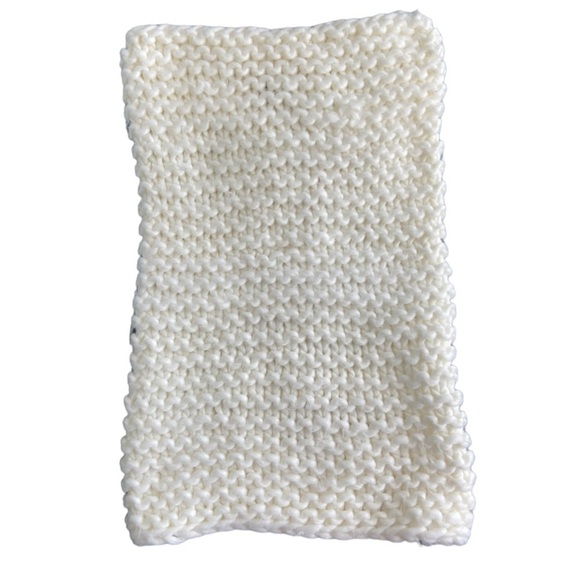 🔴 H&M White/Cream Chunky Knit Circle Scarf 100% Acrylic - Picture 1 of 5